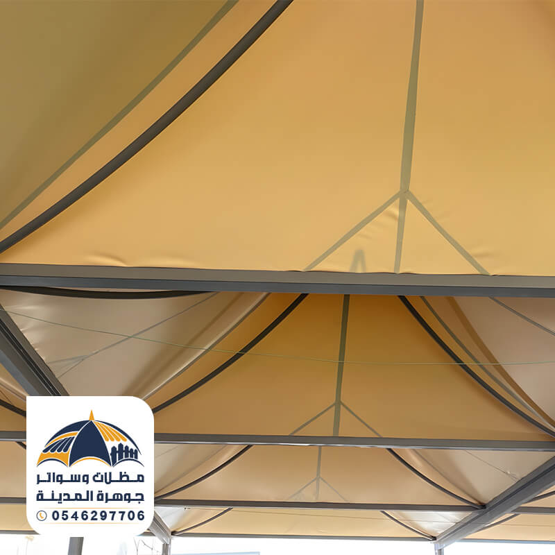 مظلات هرمية بالمدينة المنورة